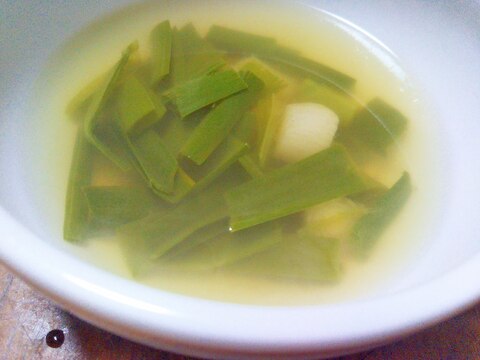 葉ニンニクのスープ